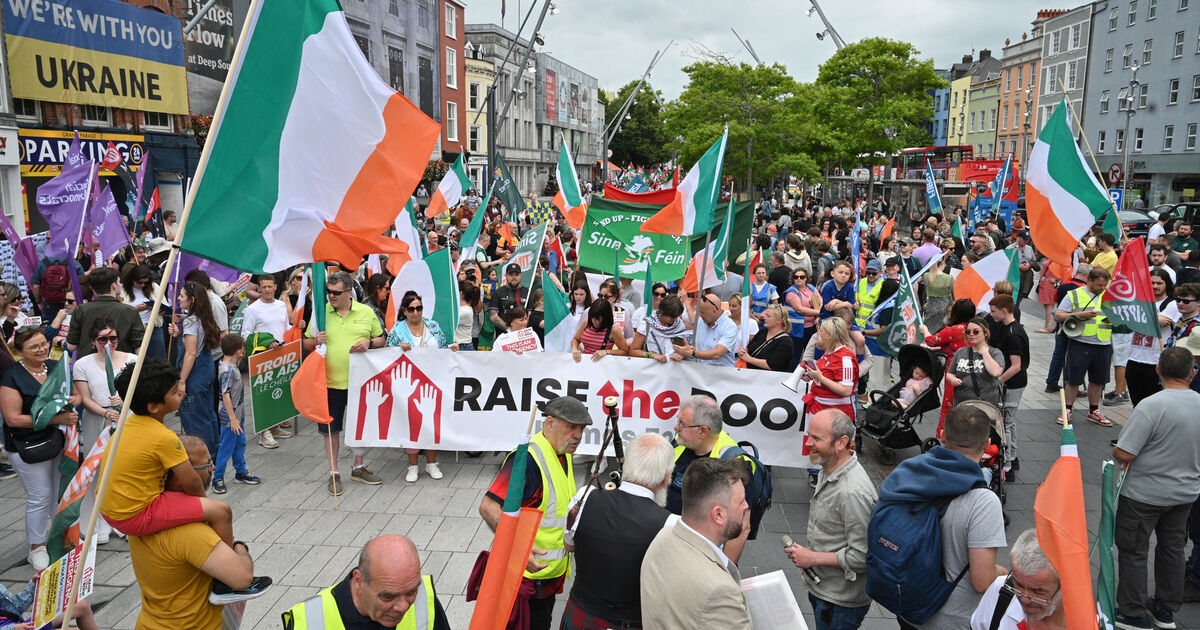 More than 1,000 march in Cork City to demand urgent action on housing crisis
