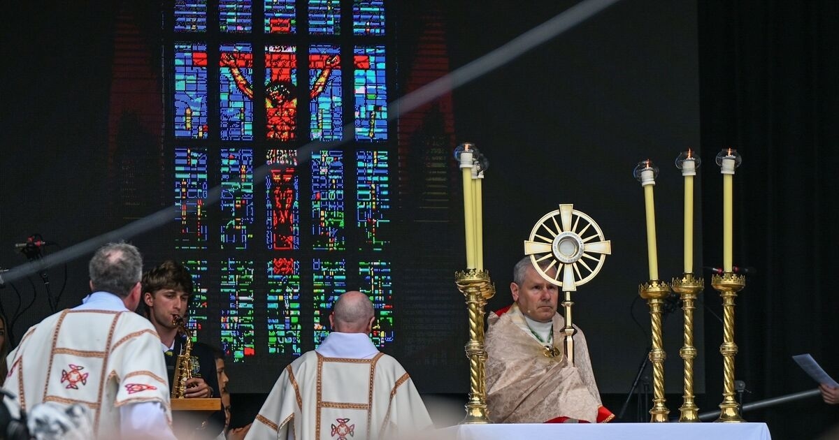 Thousands take part in Cork's Eucharistic Procession amid 'a very uncertain world'