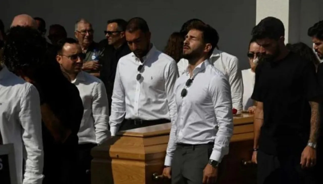جنازة ديوغو جوتا.. غياب محمد صلاح وحضور نجوم الكرة بالبرتغال