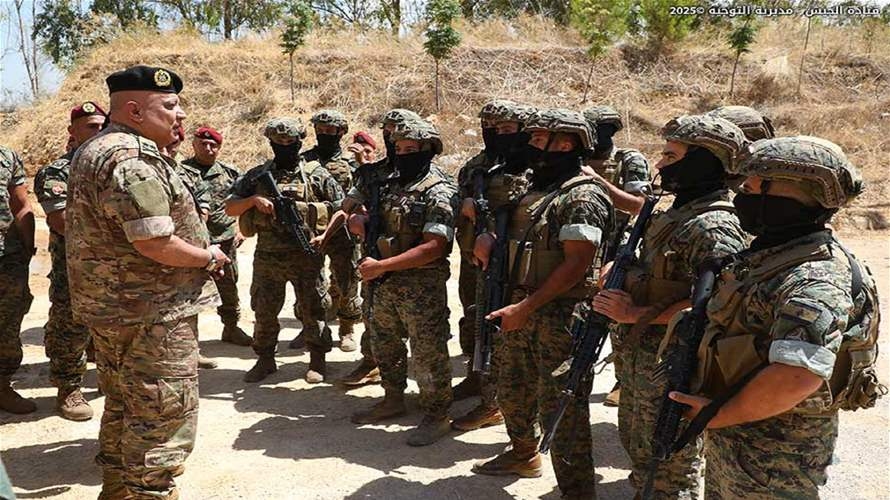 رئيس الأركان يتفقد قيادة فوج المغاوير ويطّلع على سير اختبارات التطوع بصفة تلميذ رتيب