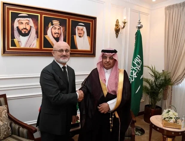 Makkah Foreign Affairs Director Welcomes Russian OIC Envoy