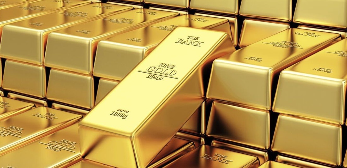 الذهب يعوض خسائره ويرتفع بدعم من تراجع الدولار