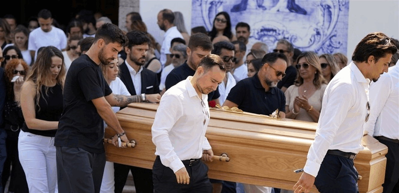 جنازة مؤثرة لنجم ليفربول ديوغو جوتا.. نجوم كرة القدم يودعونه وغياب رونالدو يثير الجدل (فيديو وصور)