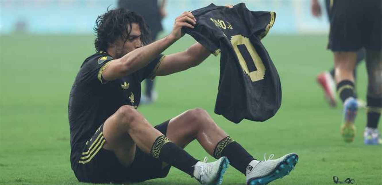 خيمينيز يكرّم ديوغو جوتا في نهائي "الكأس الذهبية"