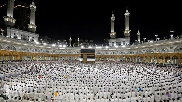 Hajj 2025 through the lens: Pilgrims in white robes gather in Mecca, Islam's most sacred city