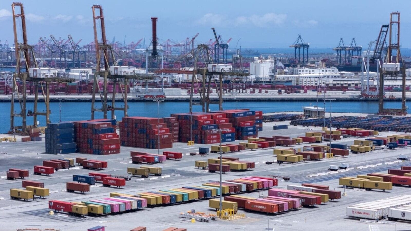 Trump faces crucial week for reaching trade deals