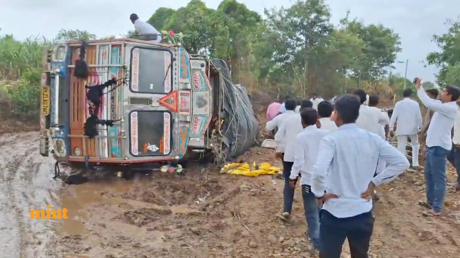 Viral Video: Truck overturns during road inspection in Maharashtra; people run in panic