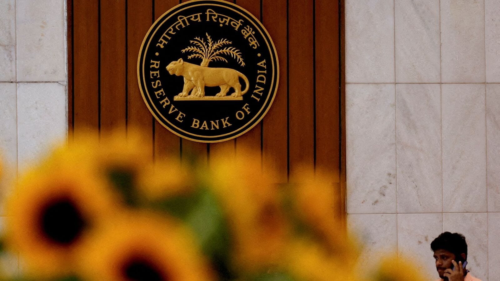 RBI reviewing bank ownership rules, may allow foreign lenders to hold 26% stake