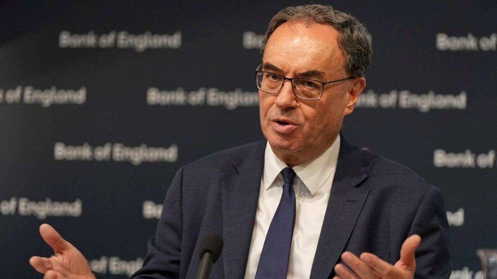 Leading economies must work together to fix imbalances, or face instability, says BOE's Bailey