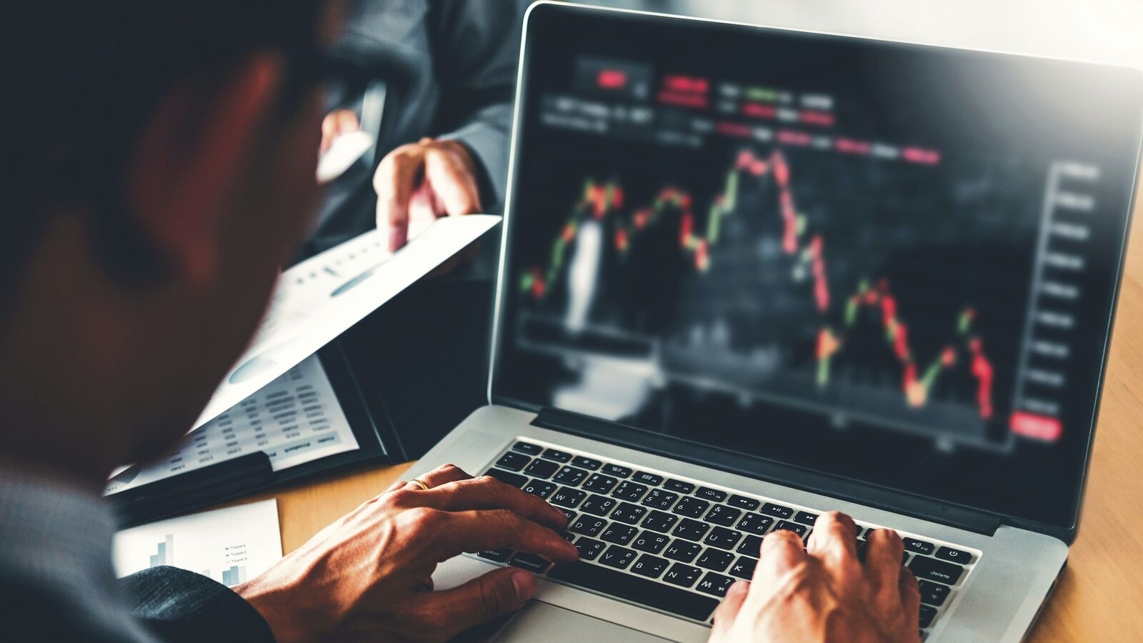 Trump's tariffs: What market trading strategy should investors adopt amid uncertainty?