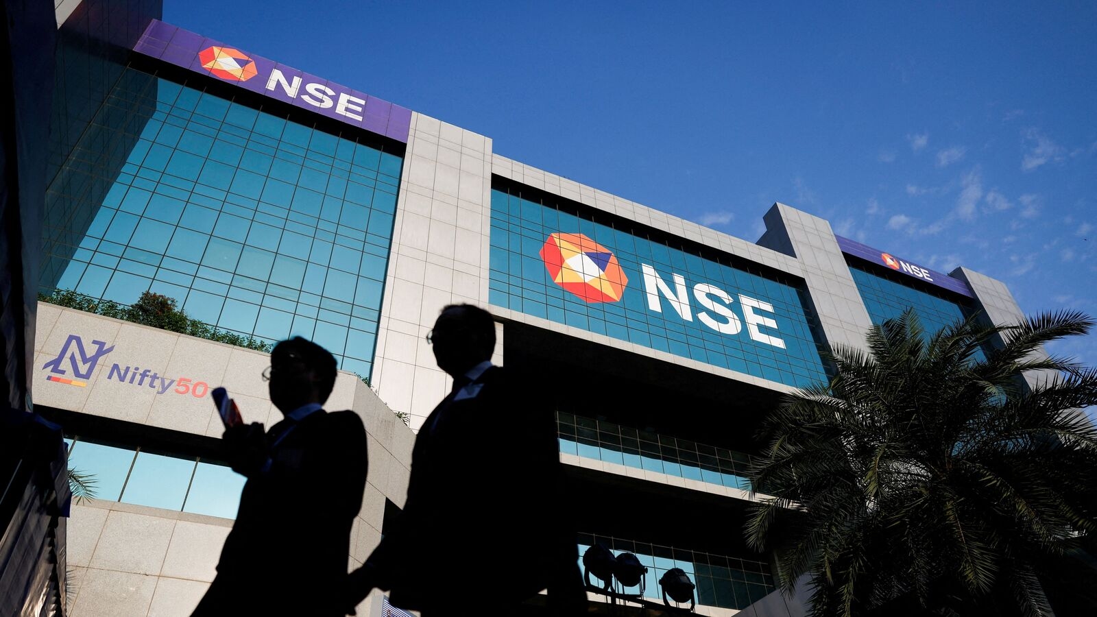 Bulls and bears clash at 25,200: Will Nifty break free?