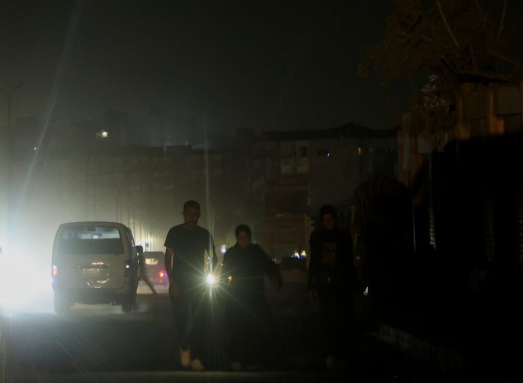 Power cuts hit Giza amid heatwave as unprecedented demand bares faulty national grid