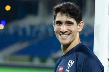 عرض أوروبي مغري يهدد مسيرة بونو مع الهلال .. "تطورات عاجلة"