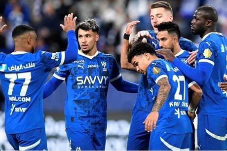 "مرعب برشلونة" على طاولة الهلال بتوصية من صديق رونالدو .. زلزال في الشارع الرياضي