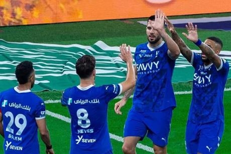 بعد تعثر صفقة أوسيمين .. الهلال يستهدف ضم لاعب يوفنتوس الإيطالي