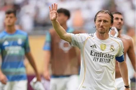 أليغري يكشف موعد انضمام مودريتش إلى ميلان