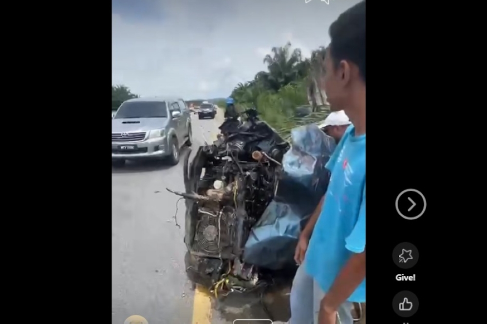 Kelantan crash: Woman killed, two sons injured in Gua Musang head‑on collision