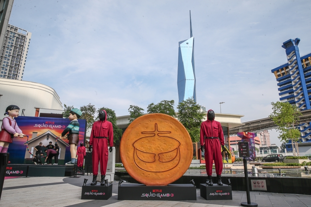 Squid Game invades Lalaport BBCC with giant dolls and fan challenges for final season premiere