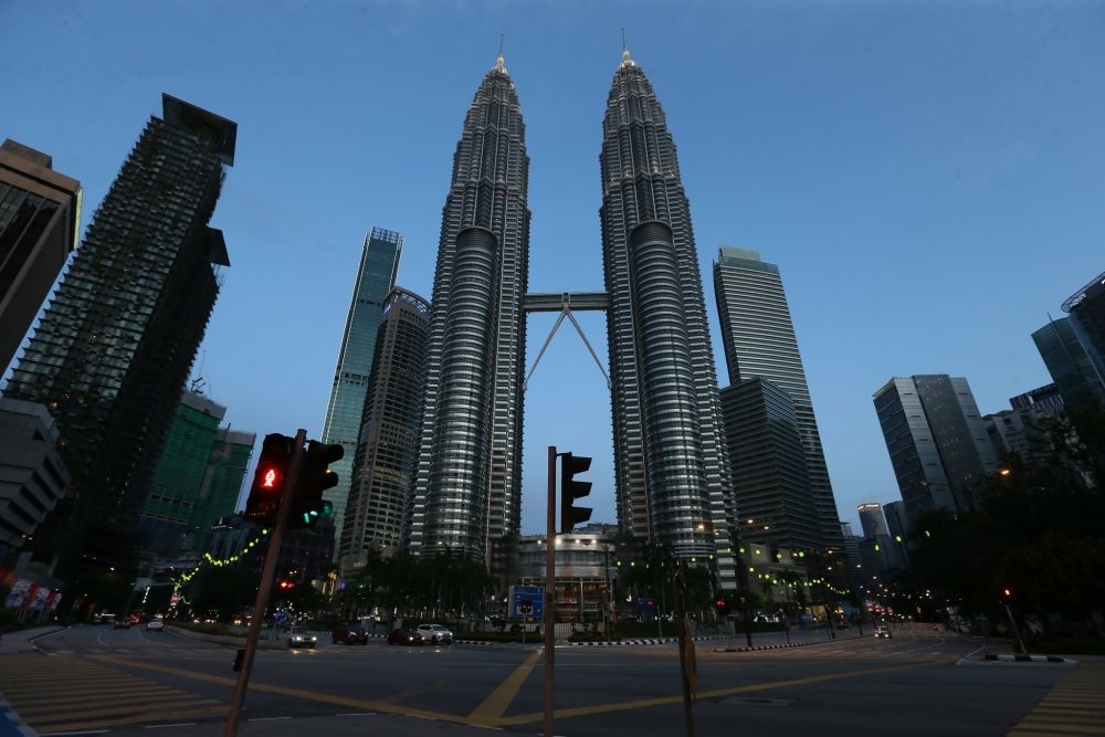 Foreign investors turn net buyers on Bursa, RM33.2m inflow breaks five-week sell streak