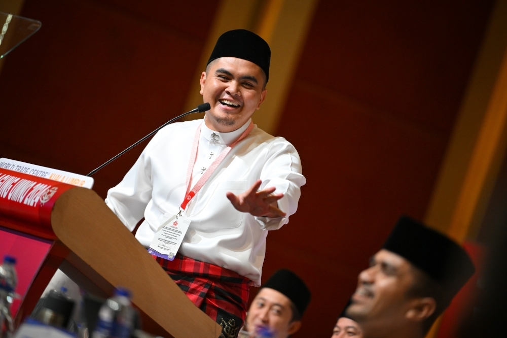 Umno Youth chief urges sacked leaders to ‘set aside ego', says willing to bridge return of Khairy, Hishammuddin and Shahril