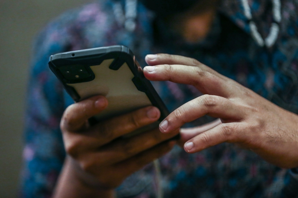 Shah Alam preacher arrested after wife claims he shared sex videos of her and his other spouses