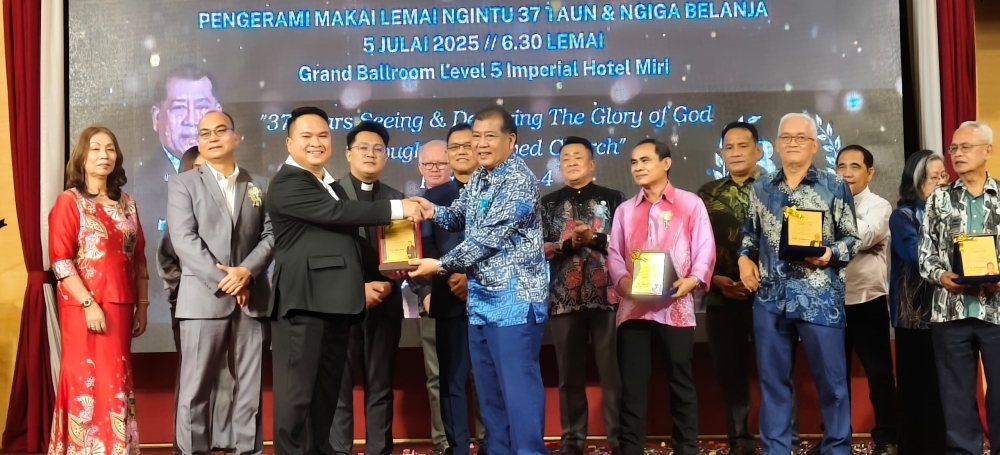 Citing QR codes for donations, Sarawak deputy minister urges religious houses to embrace tech in worship