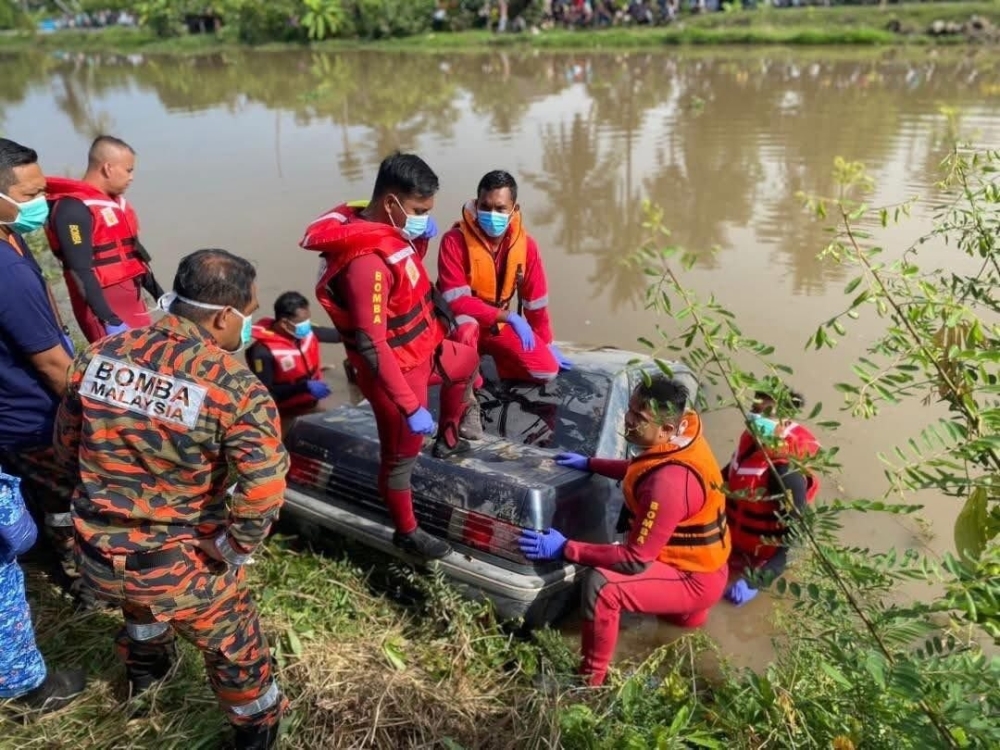 Education minister pledges full support for surviving child in tragic Kedah car incident