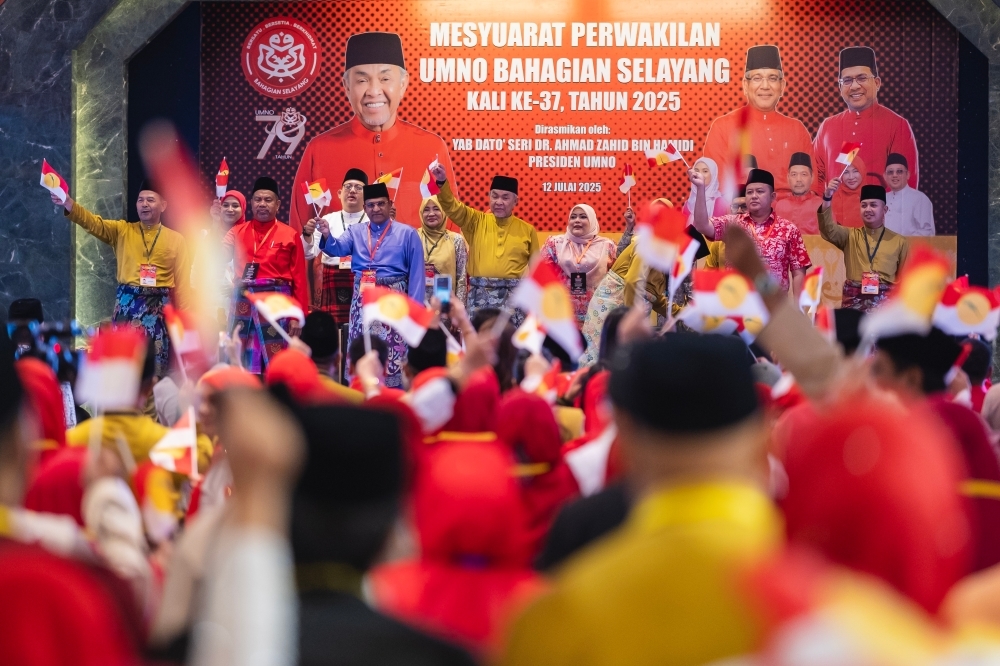 Don't jump ship when the seas get rough, Zahid implores BN partners amid dwindling seat numbers