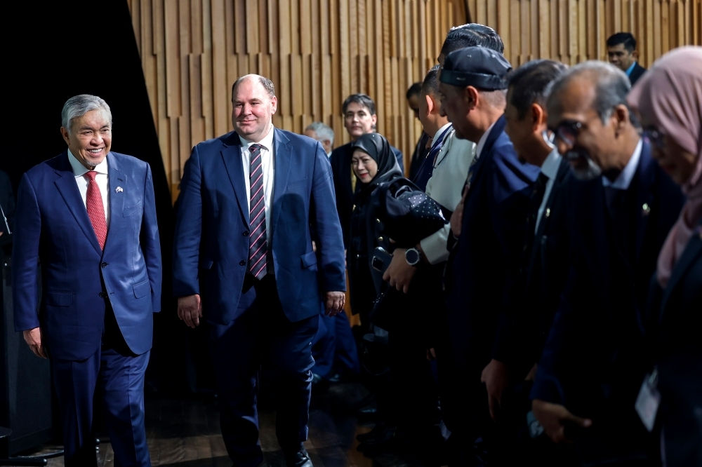 Zahid in New Zealand: DPM studies disaster response on fourth day of official visit
