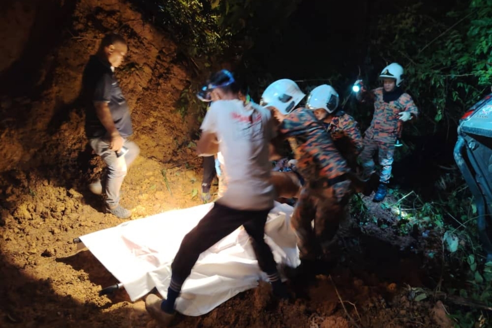 Man dies as 4WD plunges into 10m ravine in Kapit's logging road, four others survive