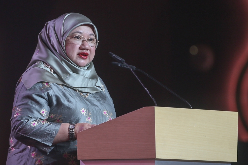 Auditor-General flags shady deals in Felcra, UKM, and Army armoured vehicle procurements