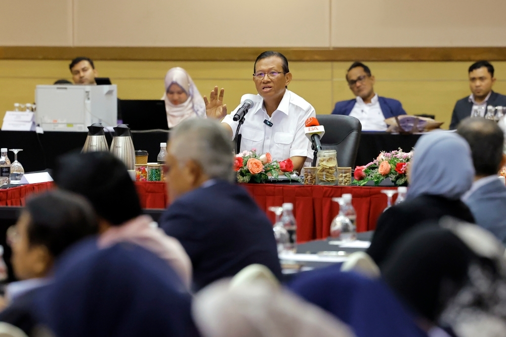 Shabery Cheek returns as Felda chairman, thanks Anwar for trust