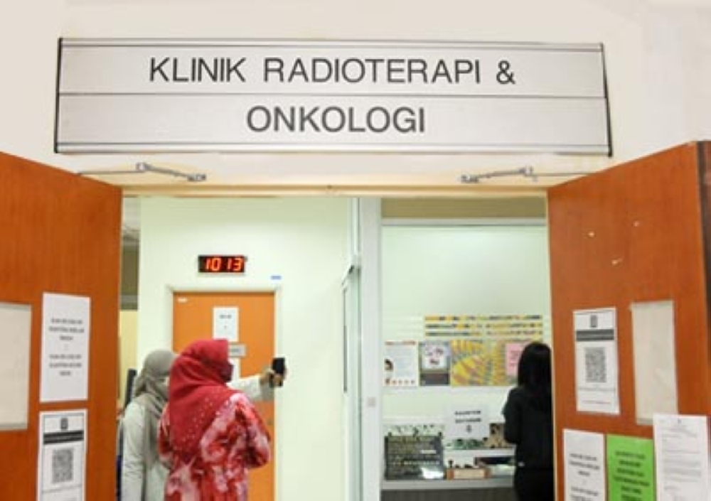 Hospital gave tender to company that failed to deliver cancer treatment machines on time, delaying patients' treatments by months