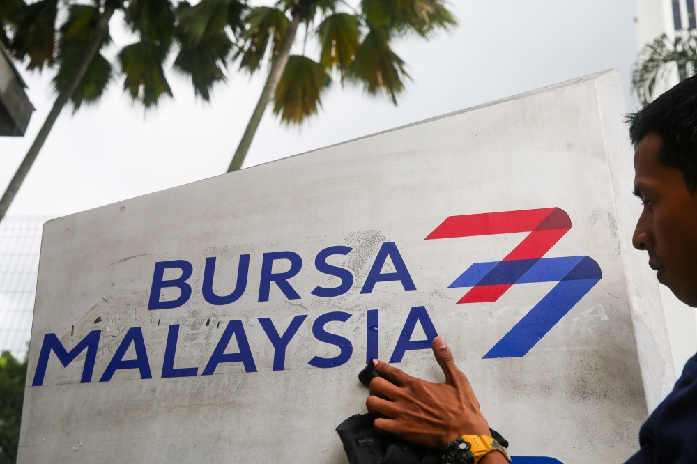 Bursa Malaysia dips for second day as weak sentiment persists