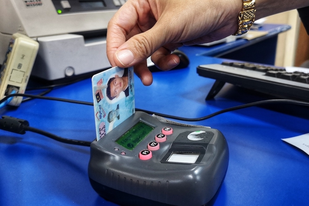 ‘No application required': Ministry says just flash your MyKad to spend your RM100 Sara aid