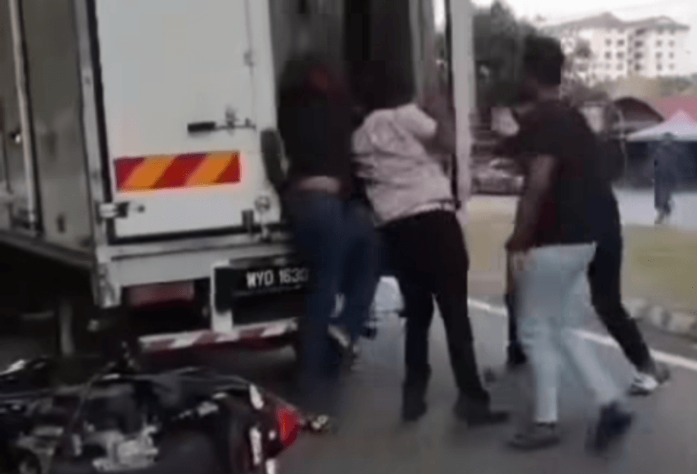Bukit Puchong kidnapping: Two brothers charged after viral abduction video
