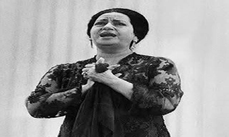 الأغانى: "هسيبك للزمن" حفل نادر لأم كلثوم من مسرح الأزبكية 1963