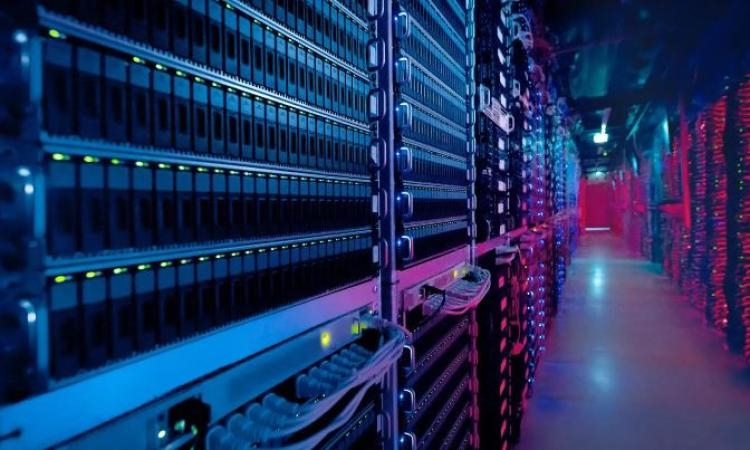 "جوجل" تضاعف استخدام الطاقة في مركز بيانات خلال 4 سنوات