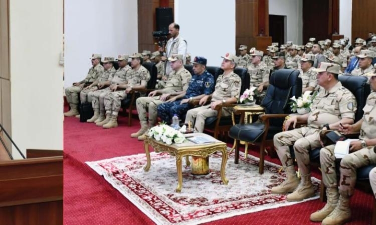 رئيس أركان القوات المسلحة يتفقد المنظومة التعليمية بمعهد ضباط الصف المعلمين