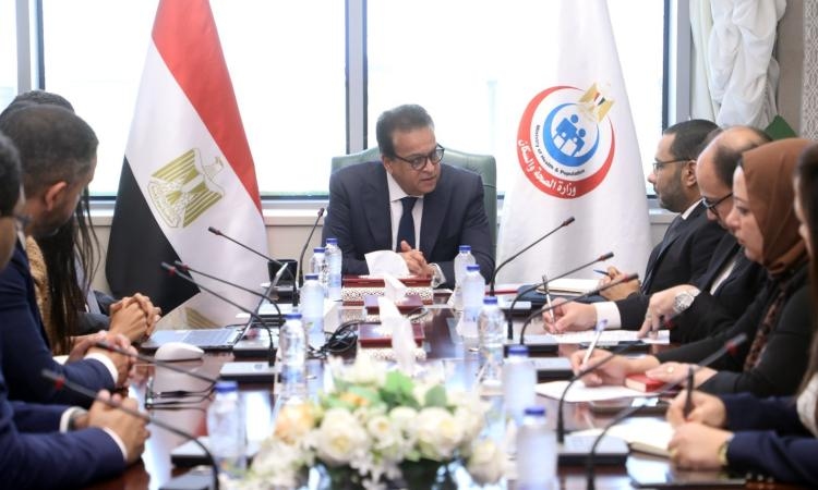 وزير الصحة يبحث مع شركة "ساندوز" تعزيز التعاون في توطين صناعة الأدوية