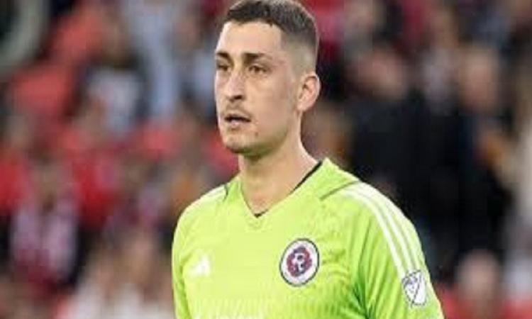 بورنموث يضم الحارس بيتروفيتش من تشيلسي لتعويض رحيل كيبا