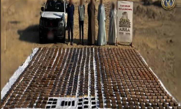 ضبط تشكيل عصابي شديد الخطورة وبحوزته طن من مخدر الحشيش بقيمة 100 مليون جنيه