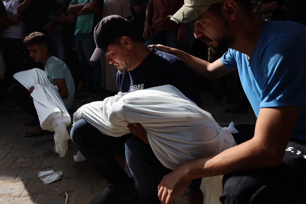 Israeli attacks kill 11 Palestinians in Gaza