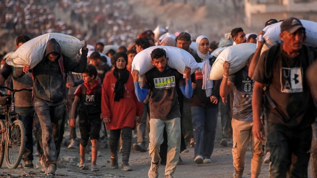 Israeli officers say Hamas didn't steal UN aid, contradicting blockade claim