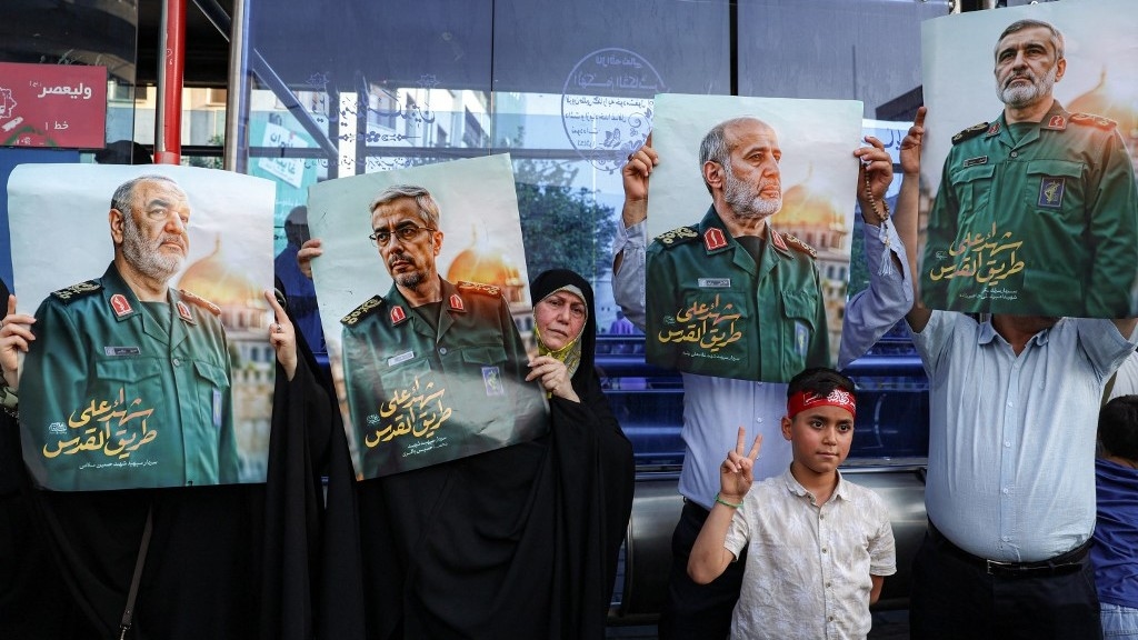 Two IRGC personnel killed defusing explosives in Iran