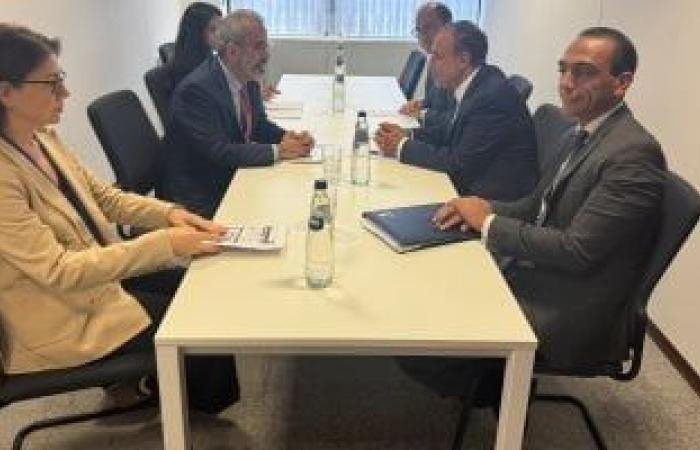 وزير الخارجية يلتقي مع نظيره البرتغالى لبحث العلاقات الثنائية
