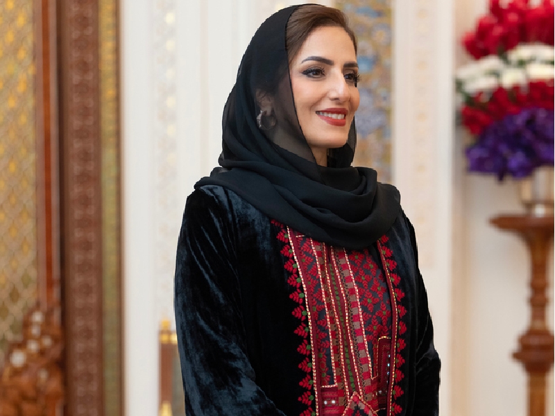 Honourable Lady congratulates GED students in Oman