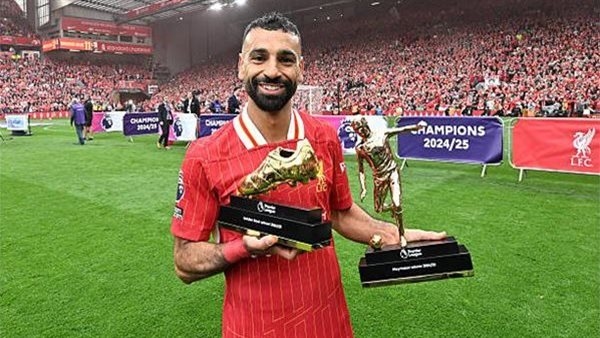 محمد صلاح يتفوق على مبابي ورافينيا في سباق أفضل لاعبي العالم 2025