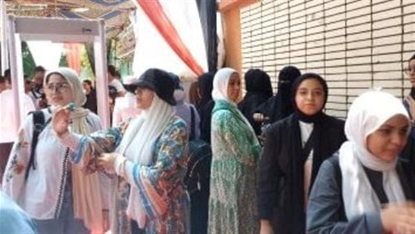 تصحيح اللغة العربية مستمر... والتعليم تبدأ تصحيح الفيزياء والتاريخ هذا الأسبوع