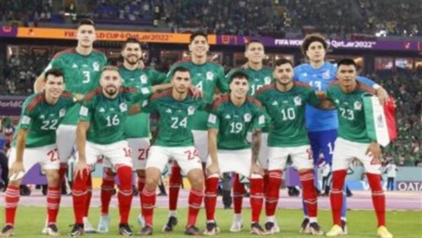 منتخب المكسيك يتوج بالكأس الذهبية بثنائية ضد أمريكا